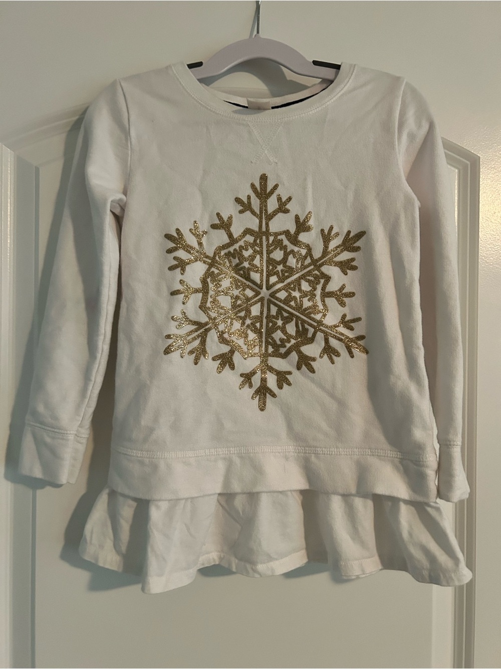 OshKosh B'gosh White Long-Sleeve Top with Gold Snowflake